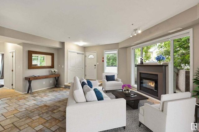 # 207 10939 82 Avenue Nw, Edmonton