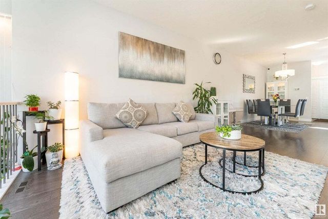 662 Lewis Greens Drive Nw, Edmonton