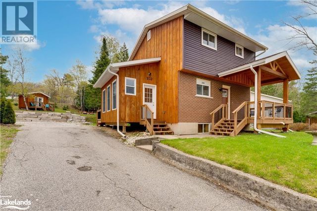 232 Oriole Crescent, Gravenhurst