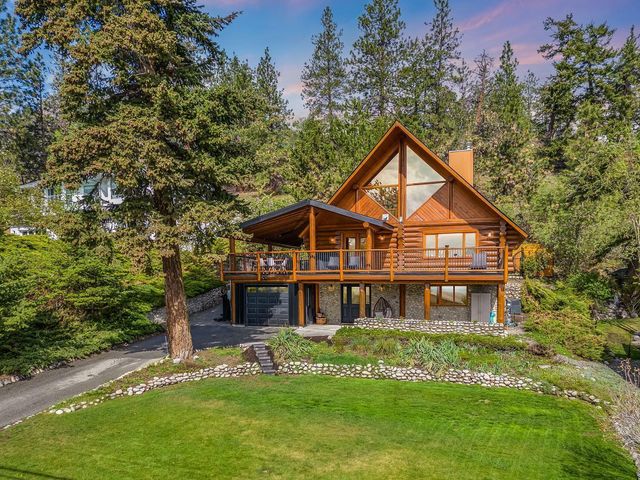 4220 6th Avenue, Peachland