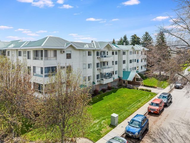 #102 1385 Bertram Street, Kelowna
