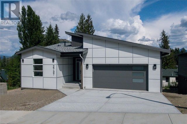 2737 Cedar Ridge Street, Lumby