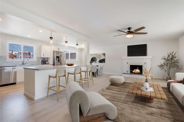 2081 Gordon Drive, Kelowna
