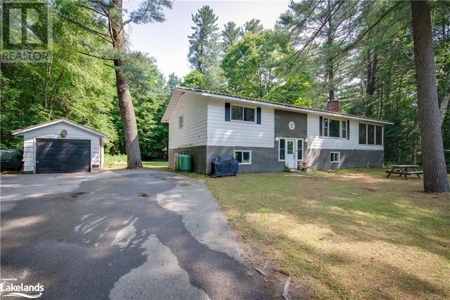 1203 Vankoughnet Road, Bracebridge