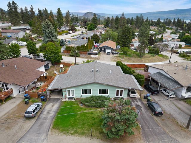 3355-3357 Mciver Road, West Kelowna