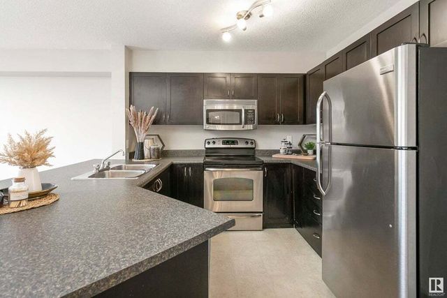 # 404 40 Summerwood Boulevard, Sherwood Park
