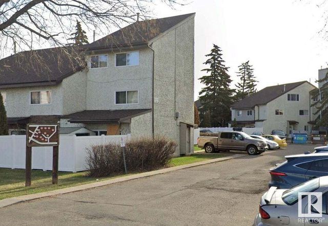 12b Meadowlark Village Nw, Edmonton