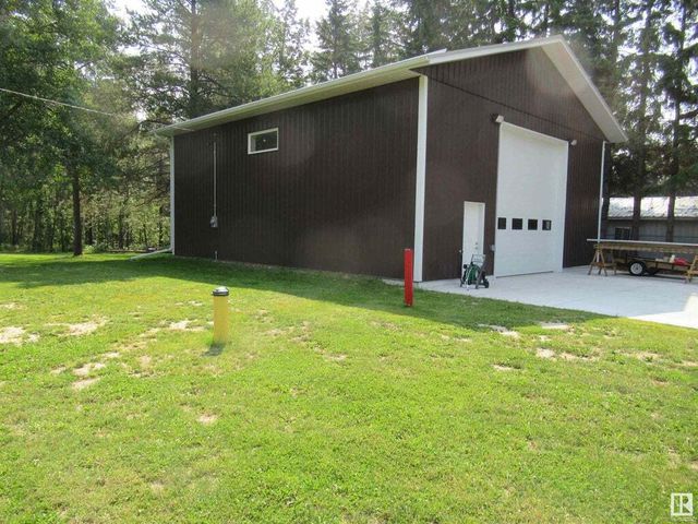 7702 50 Street, Rural Wetaskiwin County