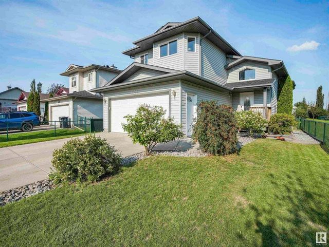 1093 Highwood Boulevard, Devon