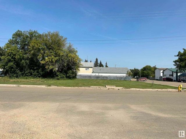 Main Street, Hay Lakes