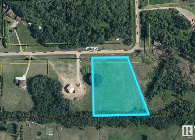325 Maple Drive, Rural Sturgeon County