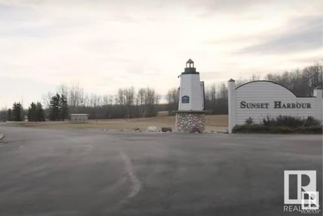35 Sunset Harbour, Rural Wetaskiwin County