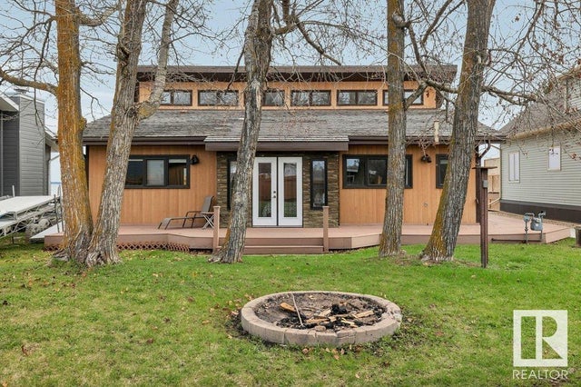 35 Lakeshore Drive, Rural Wetaskiwin County