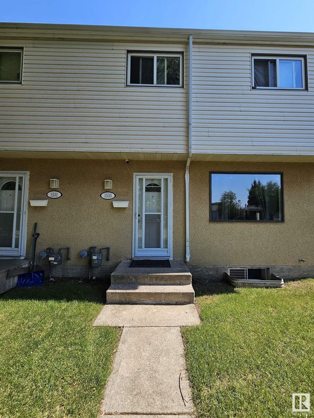 1533 Knottwood Road N Nw, Edmonton