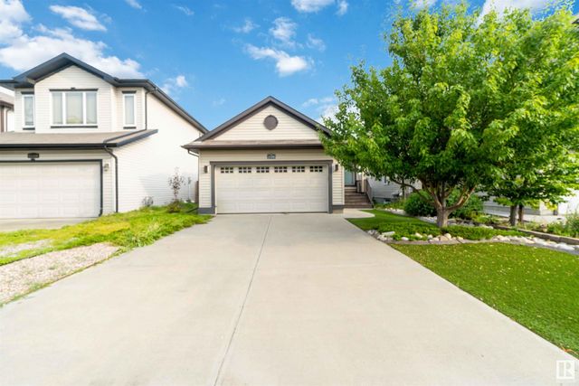 21108 92b Avenue Nw Nw, Edmonton
