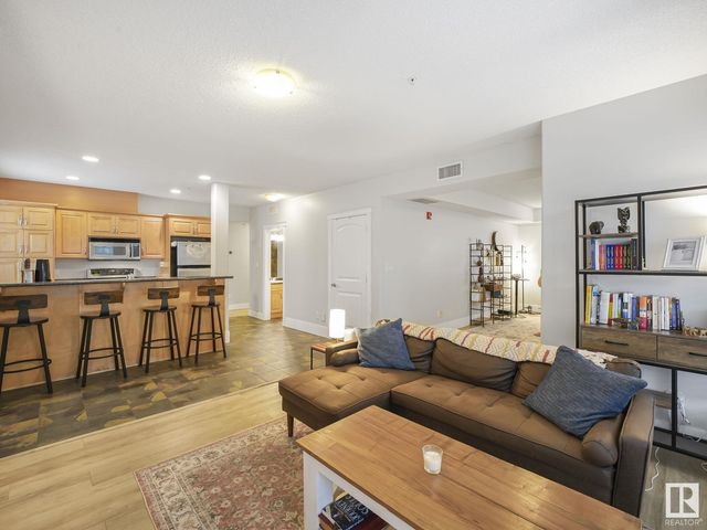 8028 109 Street Nw, Edmonton