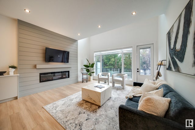 # 24 20425 93 Avenue Nw, Edmonton