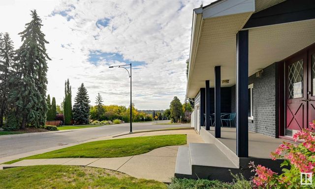 98 Valleyview Crescent Nw, Edmonton