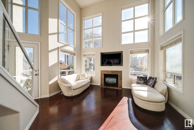 # 504 10033 116 Street Nw, Edmonton
