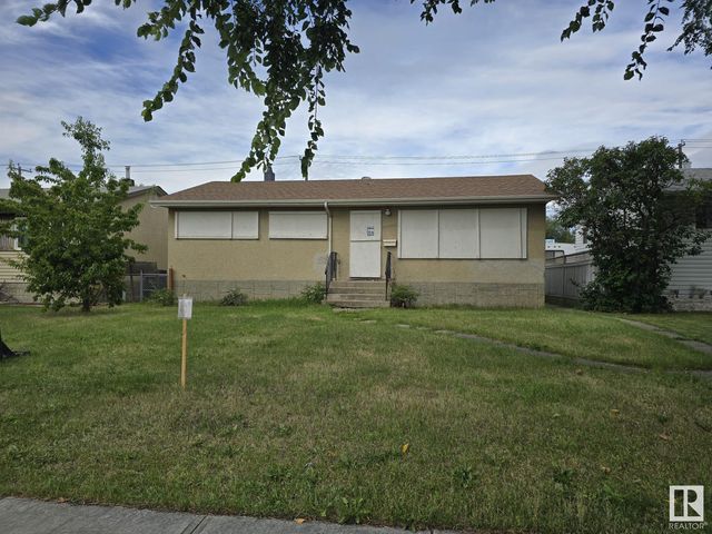 7504 75 Street Nw Nw, Edmonton