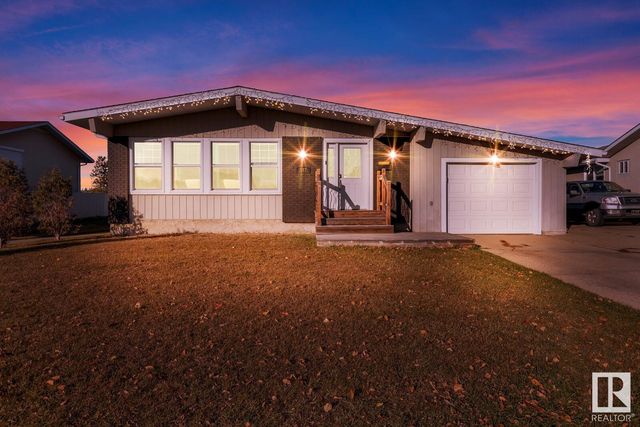 147 Harrison Drive Nw, Edmonton