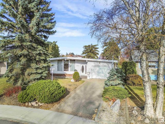 8024 152a Avenue Nw, Edmonton