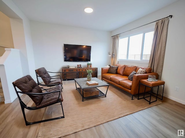 5121 Kinney Way Sw, Edmonton