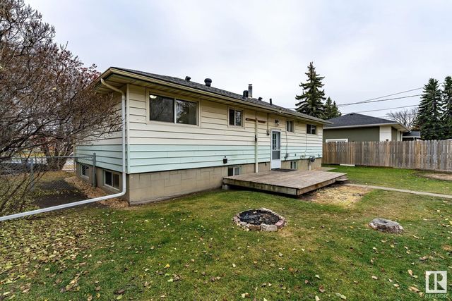 9422 75 St Nw, Edmonton