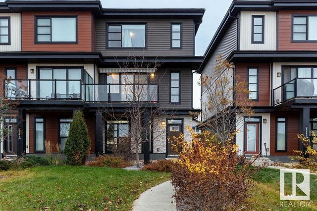 8243 Chappelle Way Sw, Edmonton