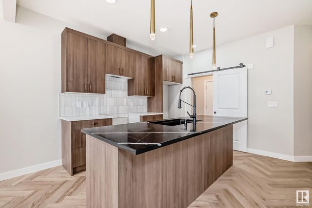 6406 27 Avenue Sw, Edmonton