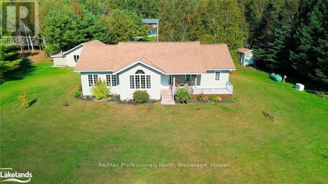 1066 Country Road, Minden Hills