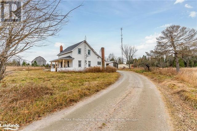 1047 Mccrea Road, Highlands East