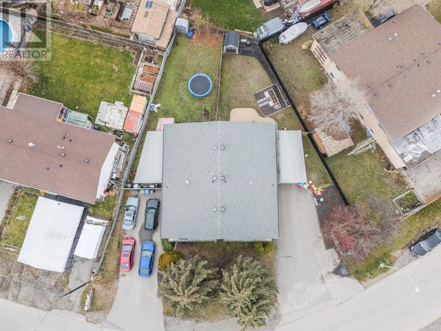 825 Tataryn Road, Kelowna