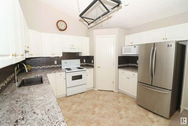 # 32 11717 9b Avenue Nw, Edmonton