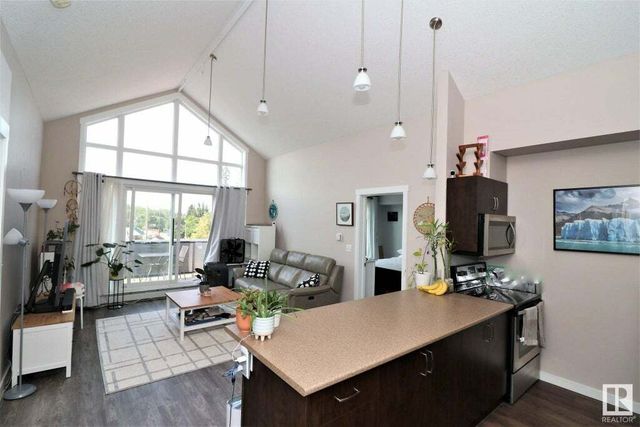 # 303 9113 111 Avenue Nw, Edmonton