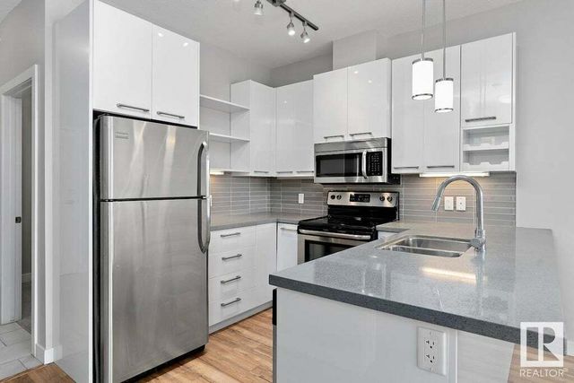 # 404 10418 81 Avenue Nw, Edmonton