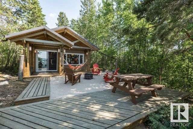 929 1 Ave. Ma-me-o Beach, Rural Wetaskiwin County