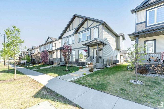 662 Lewis Greens Drive Nw, Edmonton