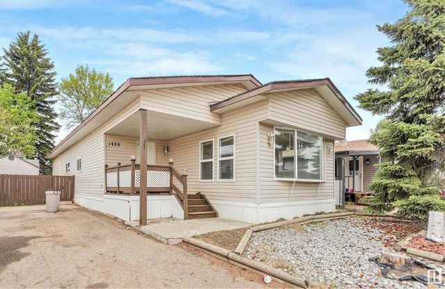 1438 West Strait Place Nw, Edmonton