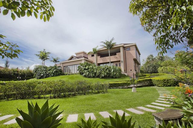 Monteran Classic Garden Estate, Curridabat