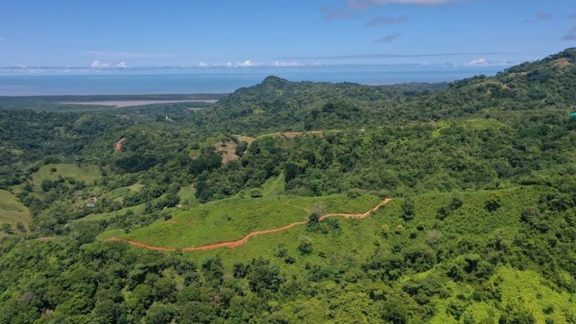 Large Mountain Property Panoramic Ocean Views, Ojochal