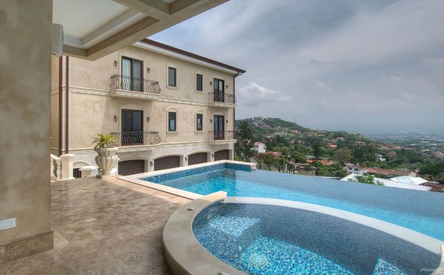 Impressive Deluxe Mansion, Escazu