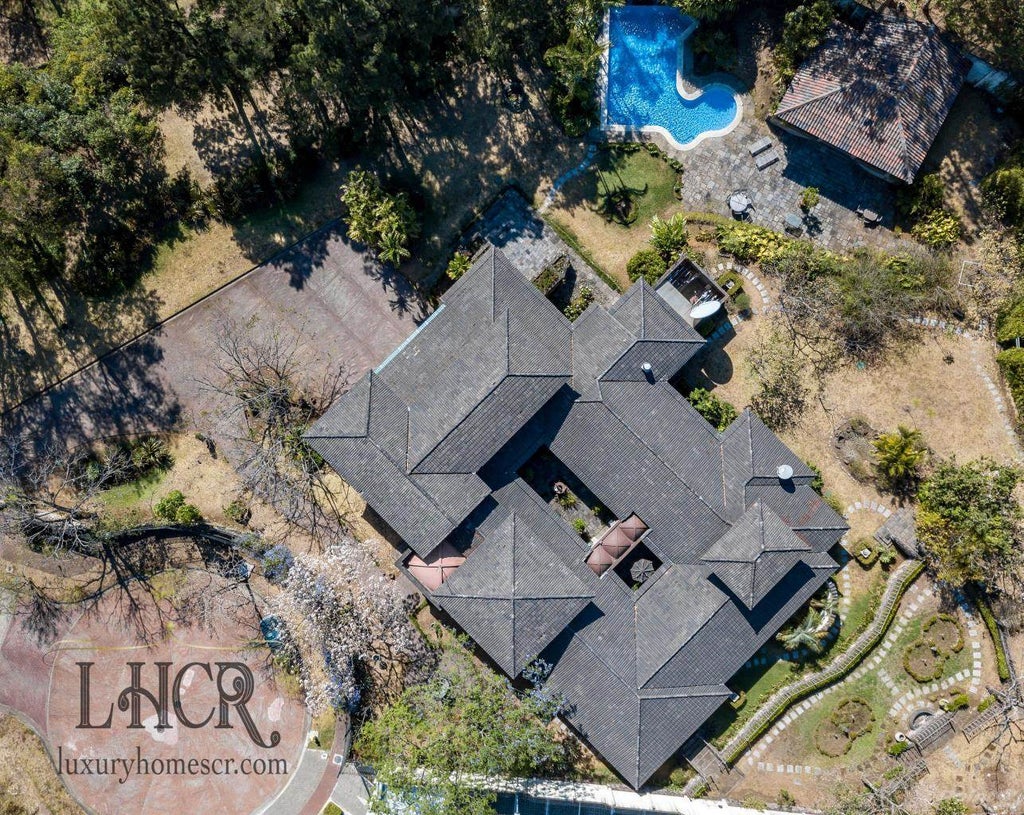 Prestigious Villa In The City Cariari, Heredia