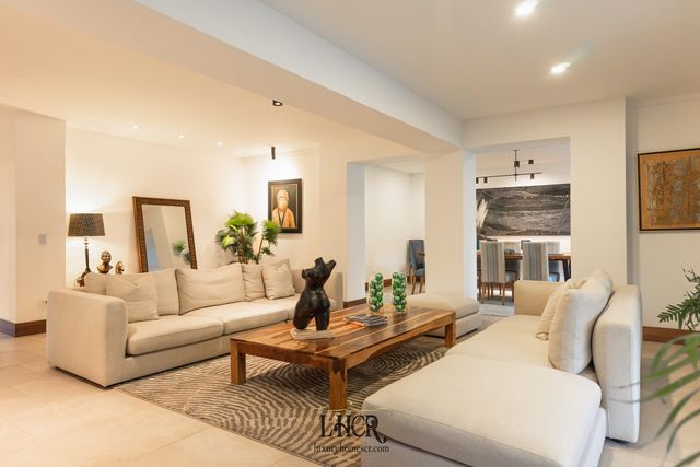 Modern House With Independent Apartment, Escazu