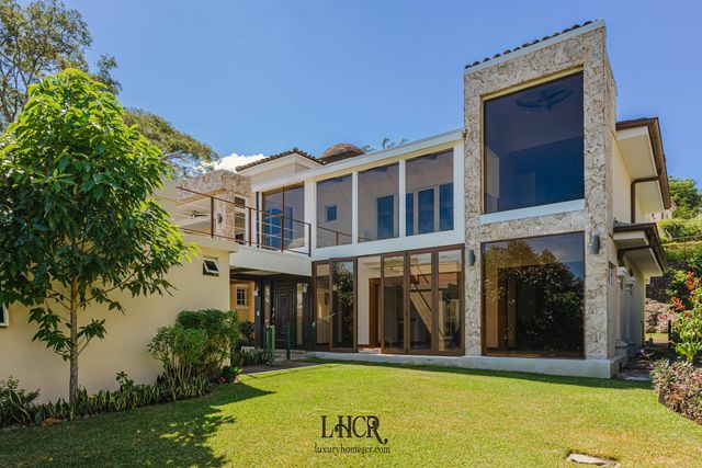 Casa Bella Vista, Cerro Alto, Escazu