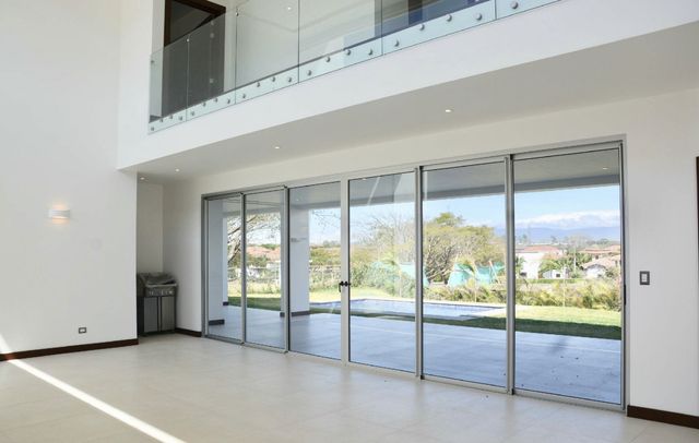 Altos Del Golf New Home, Santa Ana