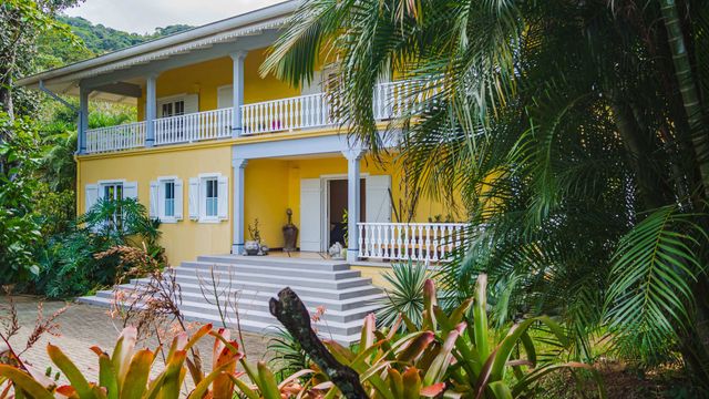 Beautiful “french Colonial” Style House With Large Lot, Santa Ana