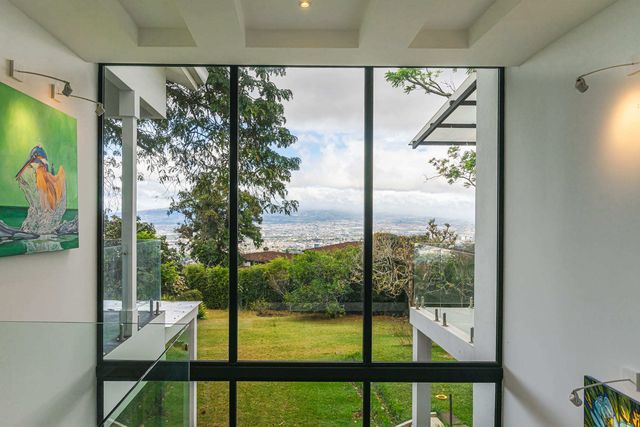 Contemporary Lake Tahoe Home @ Escazu, Escazu