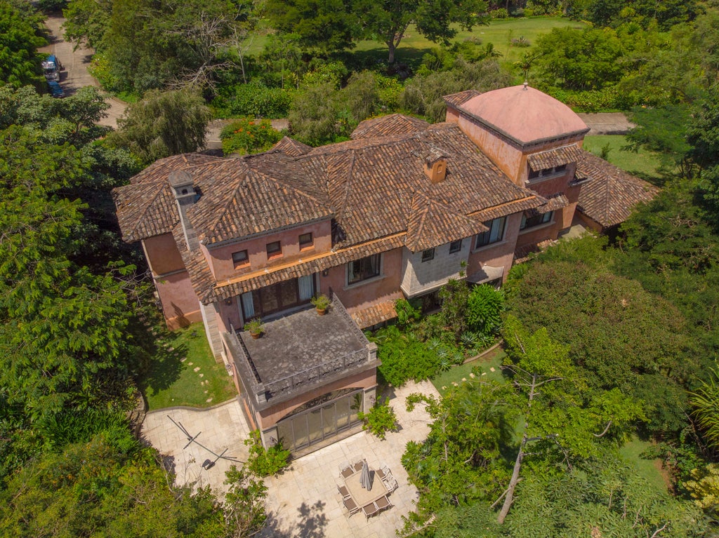 Stately And Elegant European Style Mansion Santo Domingo, Heredia