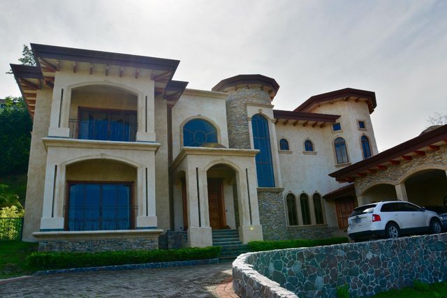 Italian Luxury Villa Real, Santa Ana